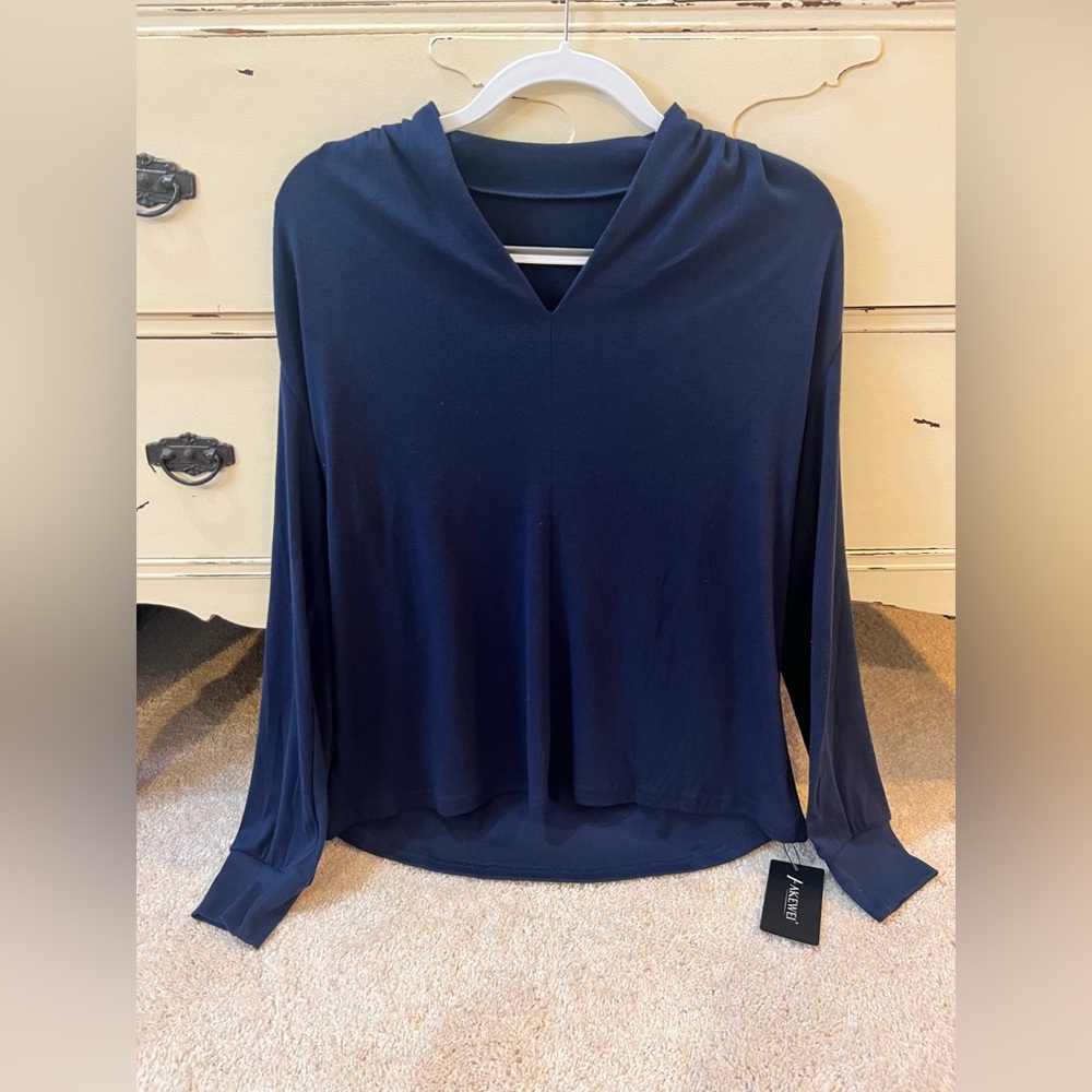 Navy Blue Long Sleeve Top Slight V Neck Size Medium NWT